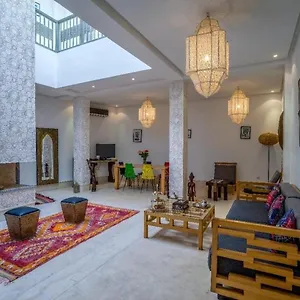 Escape Bensaleh 56 Riad